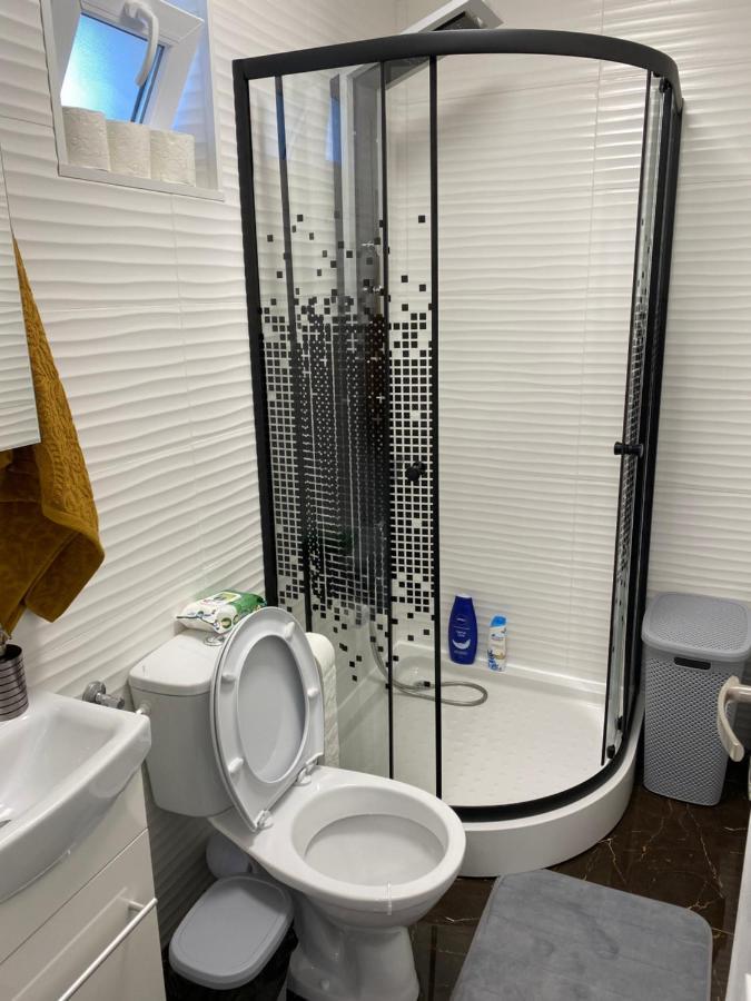 Amazing 1 Bed Flat Apartment Craiova Luaran gambar