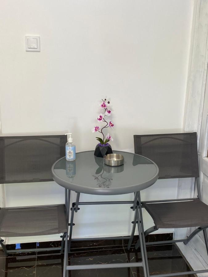 Amazing 1 Bed Flat Apartment Craiova Luaran gambar