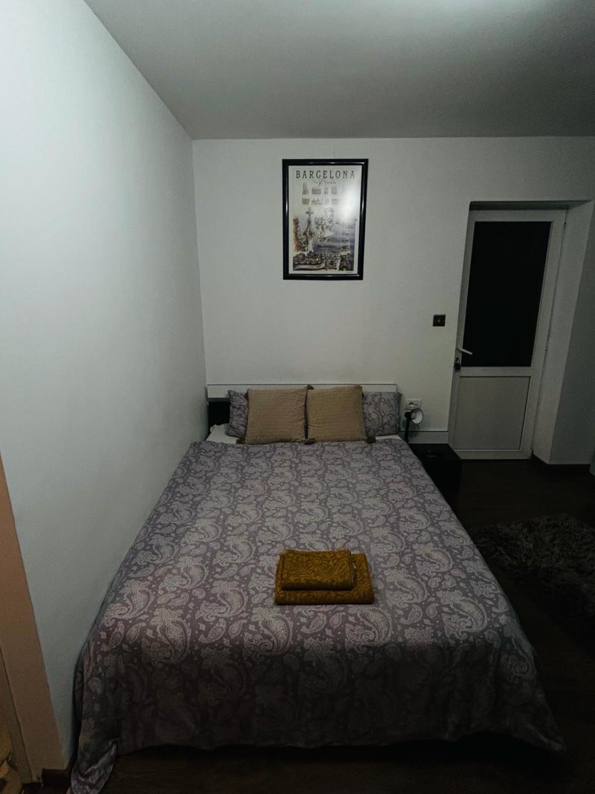 Amazing 1 Bed Flat Apartment Craiova Luaran gambar